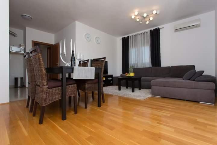 Apartman Mila Kastela Exterior photo